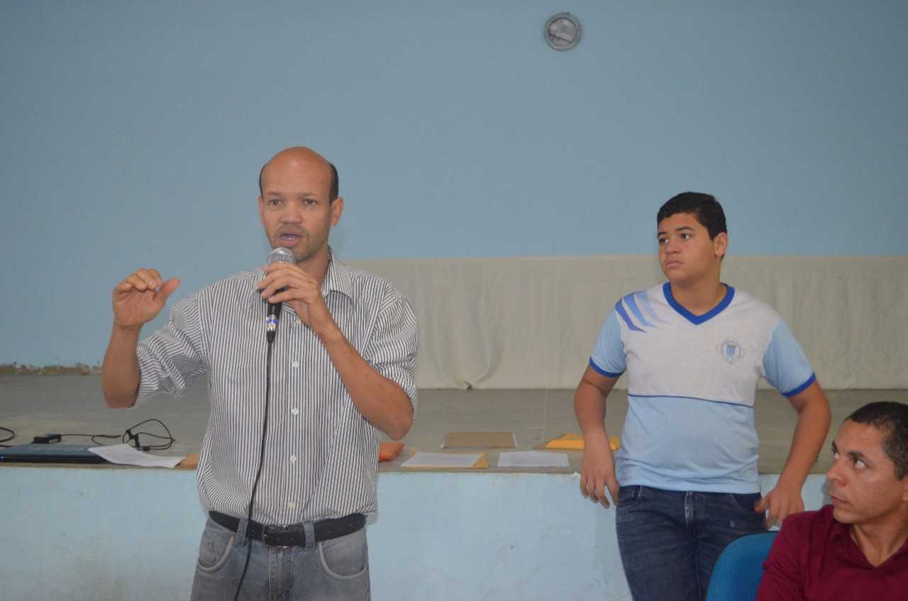 Prefeito Oziel participa de bate papo com alunos do CMC